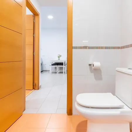 Wintowinrentals Superb New-look Apartment